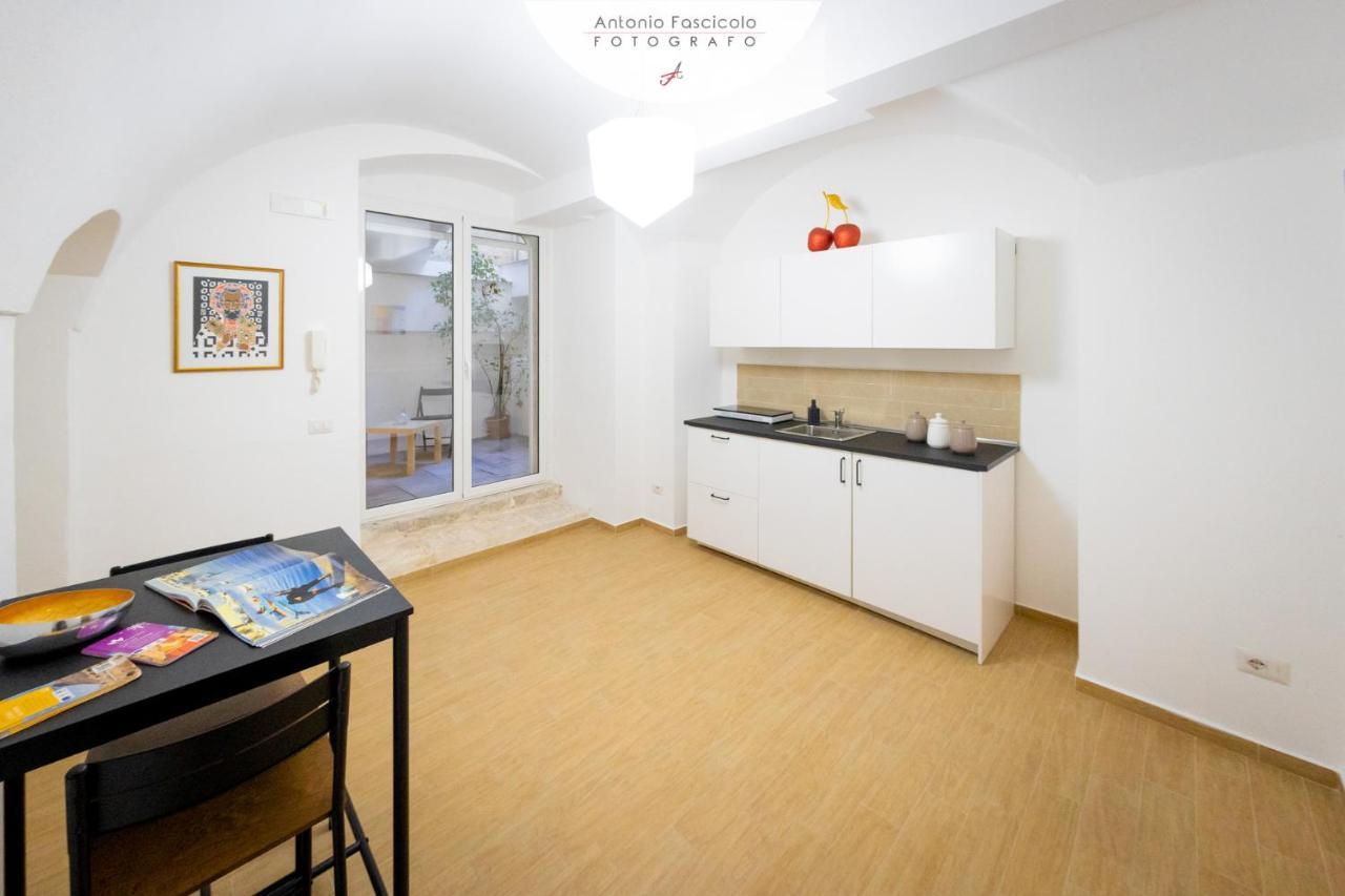 Antica Dimora Lombardi 2 Apartment Bari Bagian luar foto